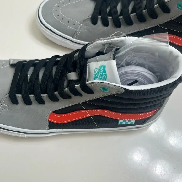 Vans Men's Black and Gray Sneakers with Red Accents - Picture 3 of 7